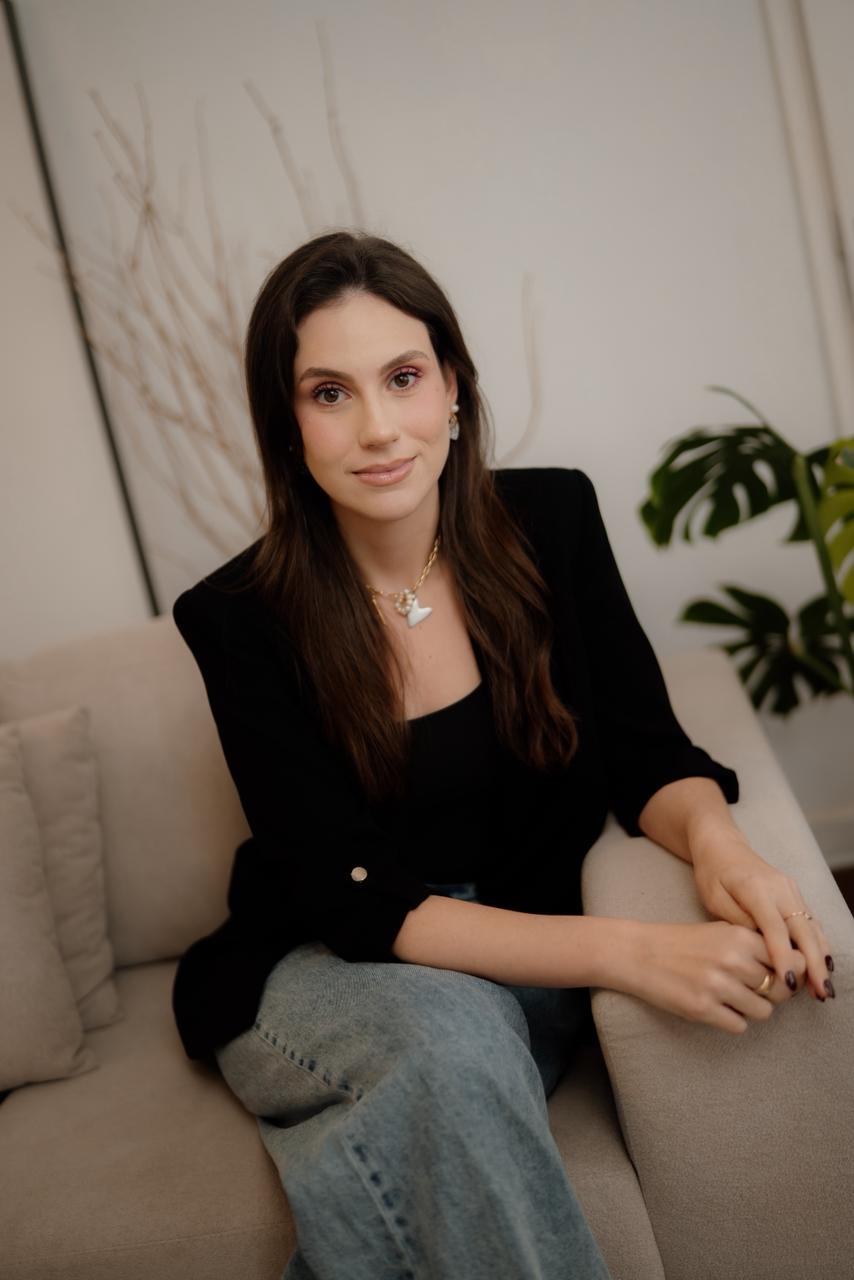 Dra. Ana Clara Valone — Atendimento Jurídico Personalizado